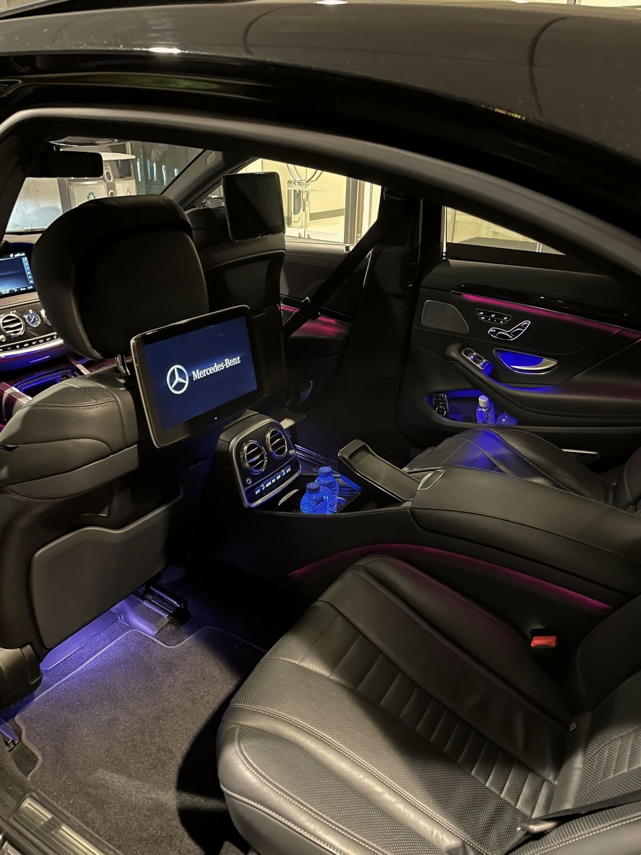 Rear seats of a saloon car